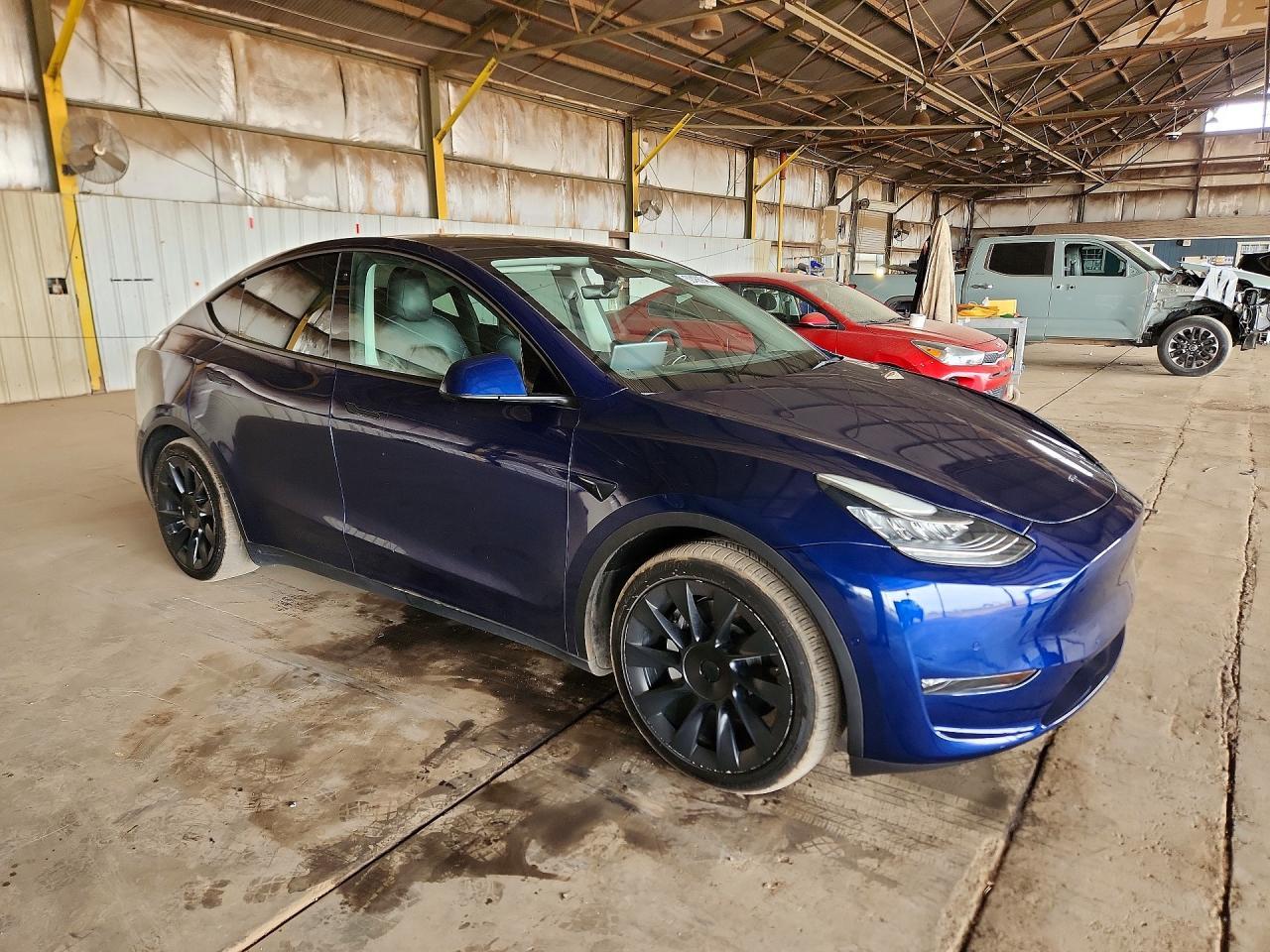 2023 Tesla Model Y - Фото 4