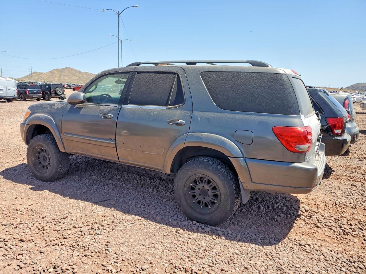 2005 Toyota Sequoia Sr5 - Фото 2
