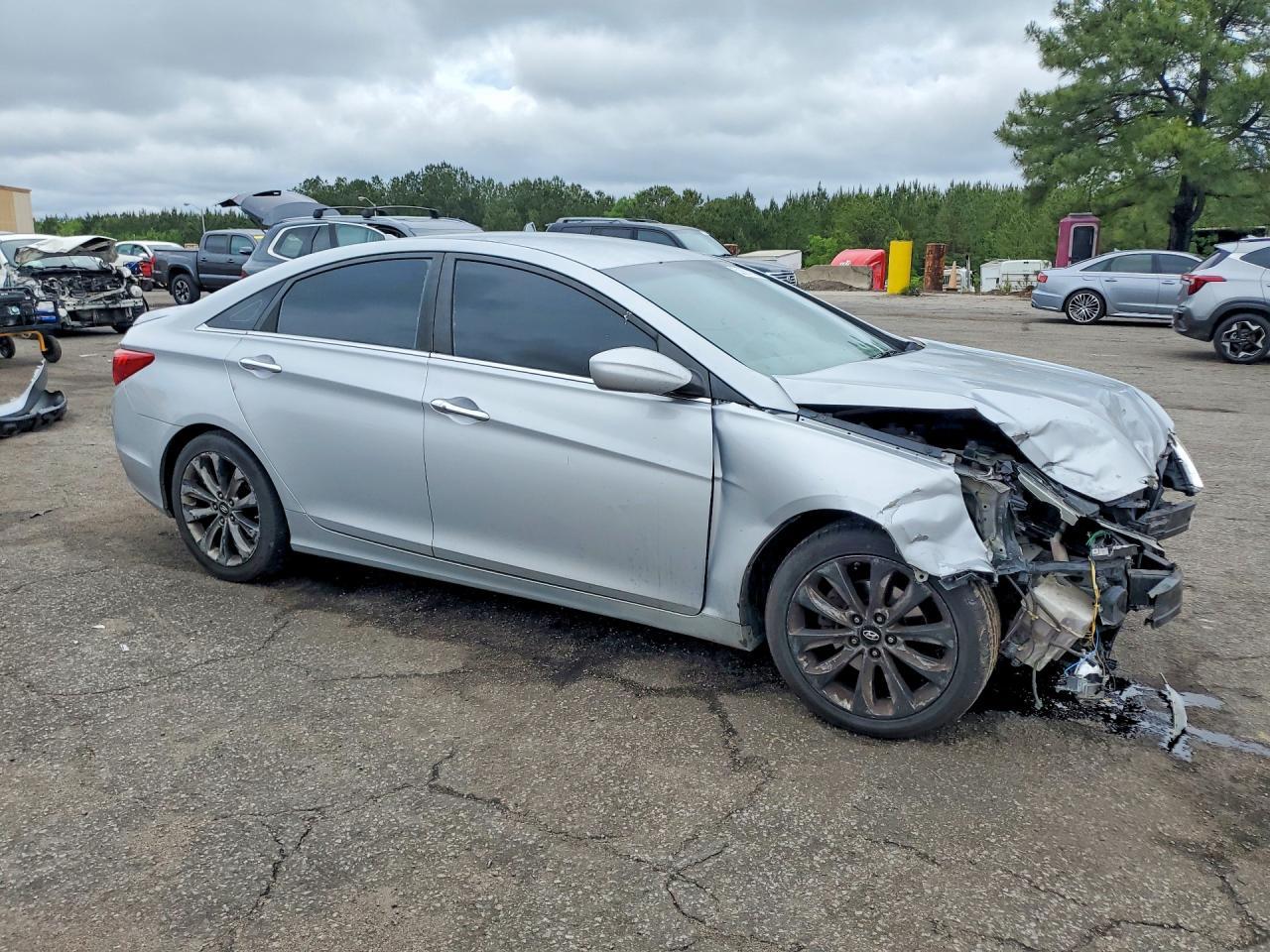 2011 Hyundai Sonata Se - Image 4