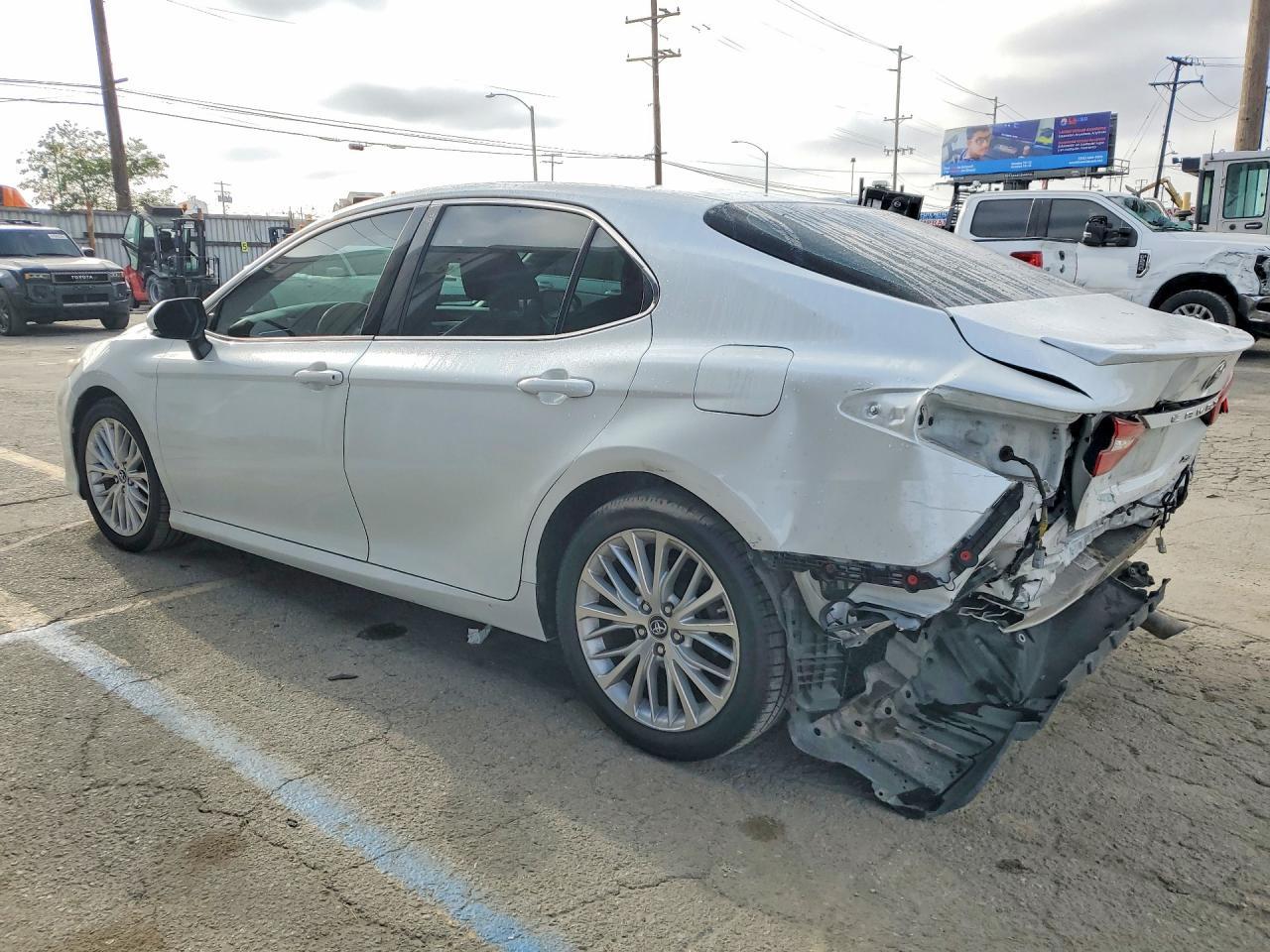 2018 Toyota Camry Xle - Фото 2