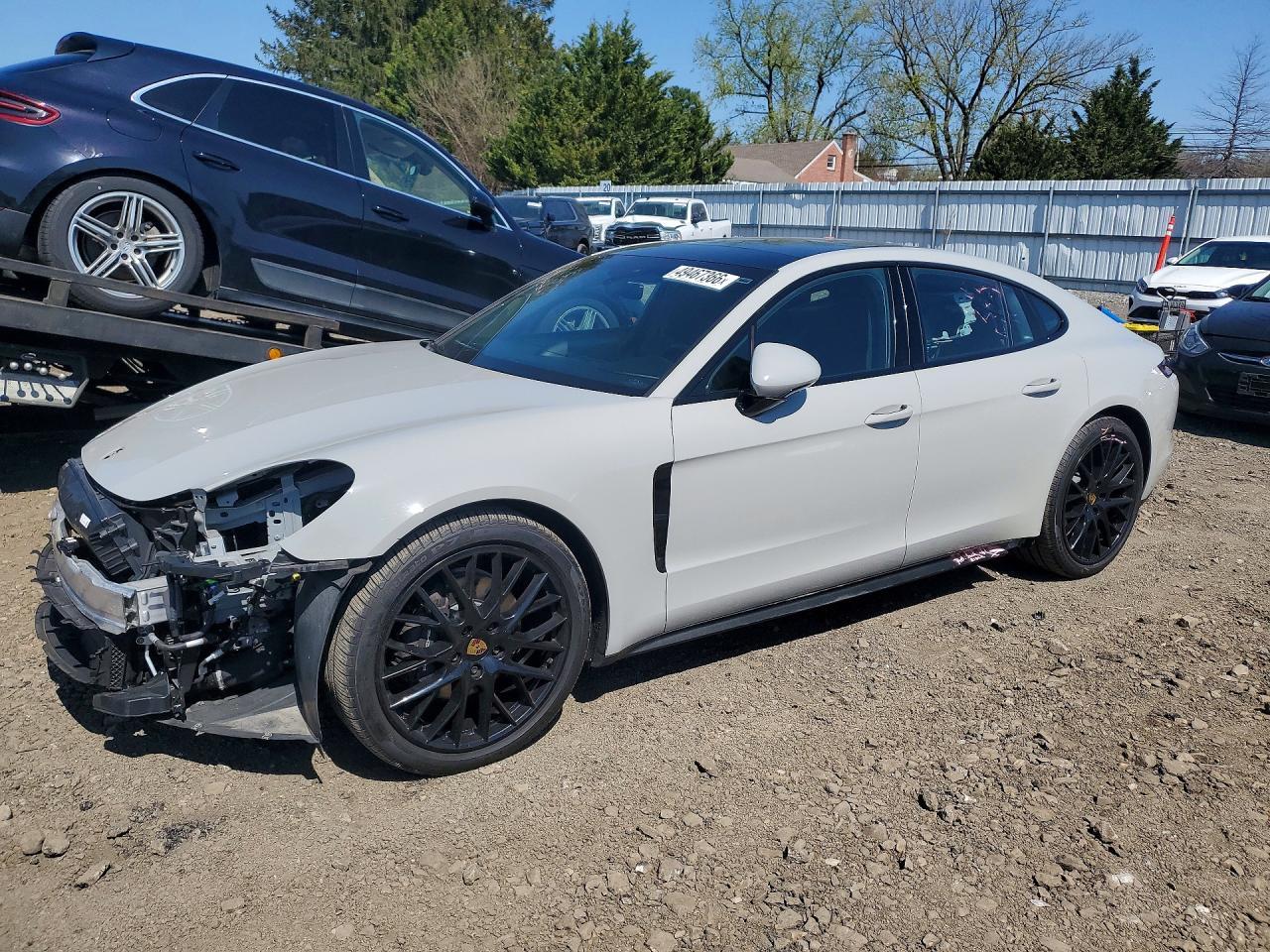2018 Porsche Panamera 4