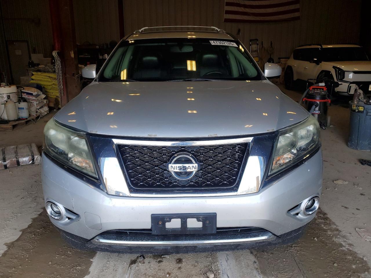 2013 Nissan Pathfinder S - Image 5
