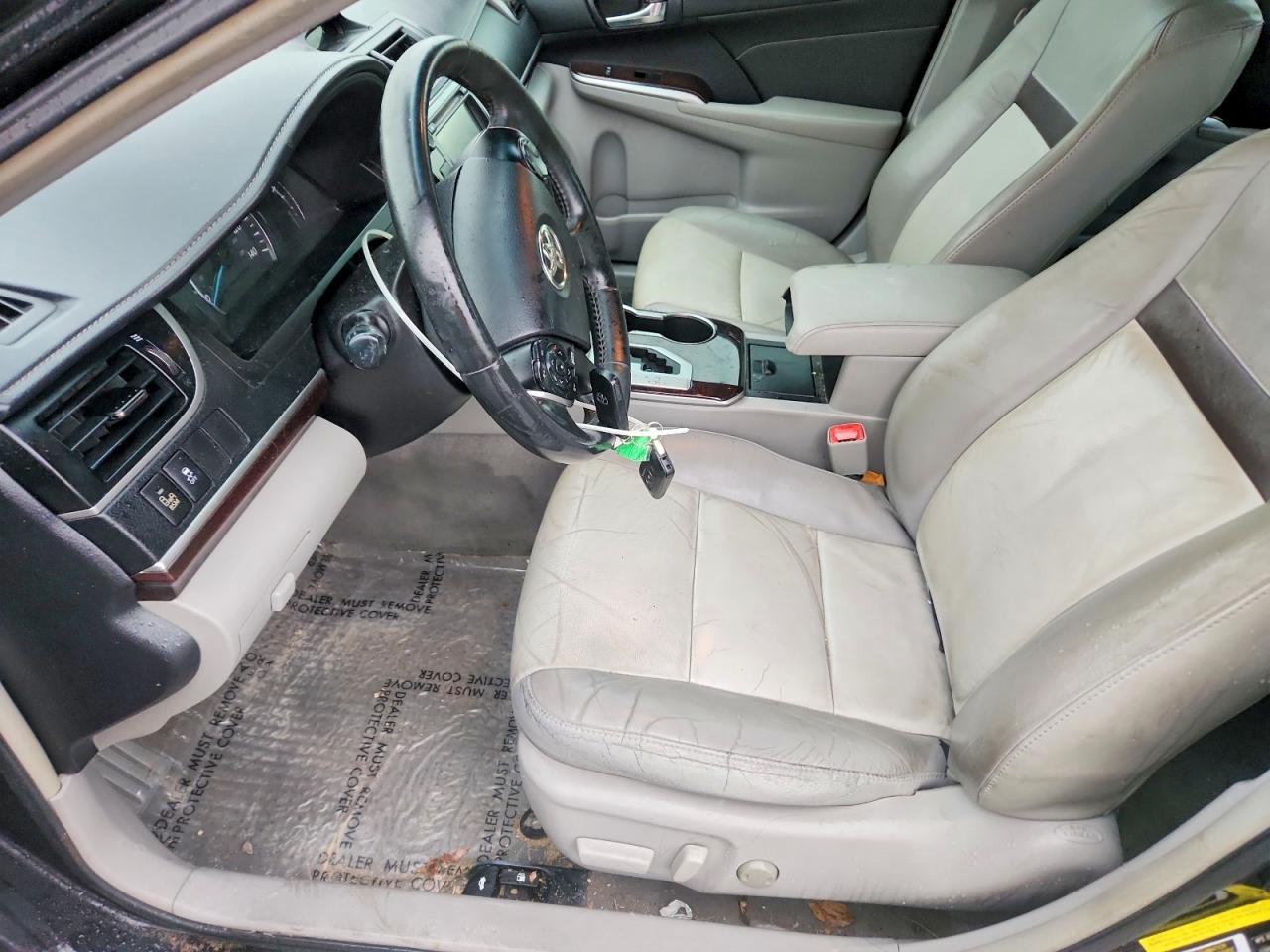 2014 Toyota Camry Xle V6 - Image 7