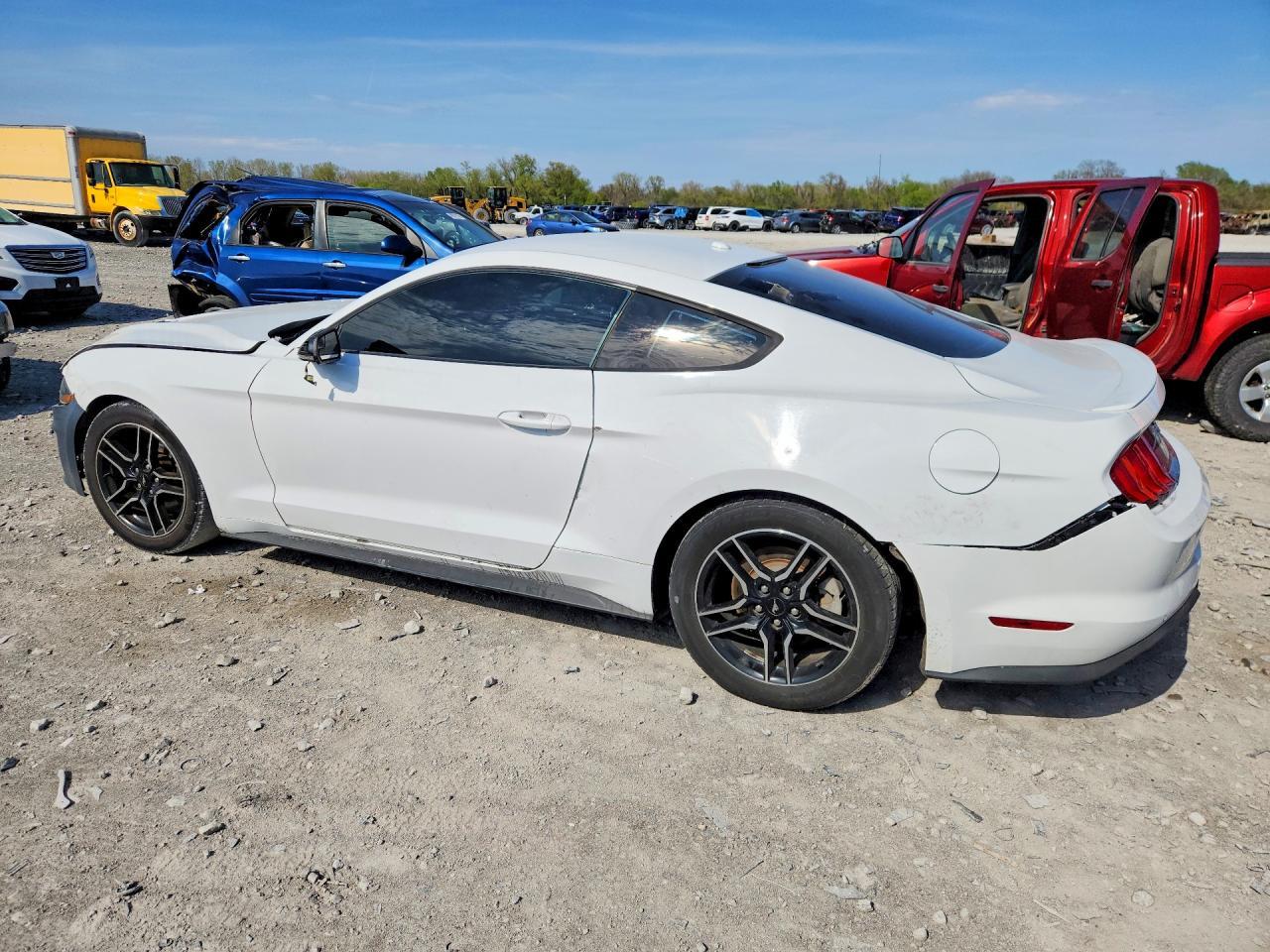 2020 Ford Mustang - Фото 2
