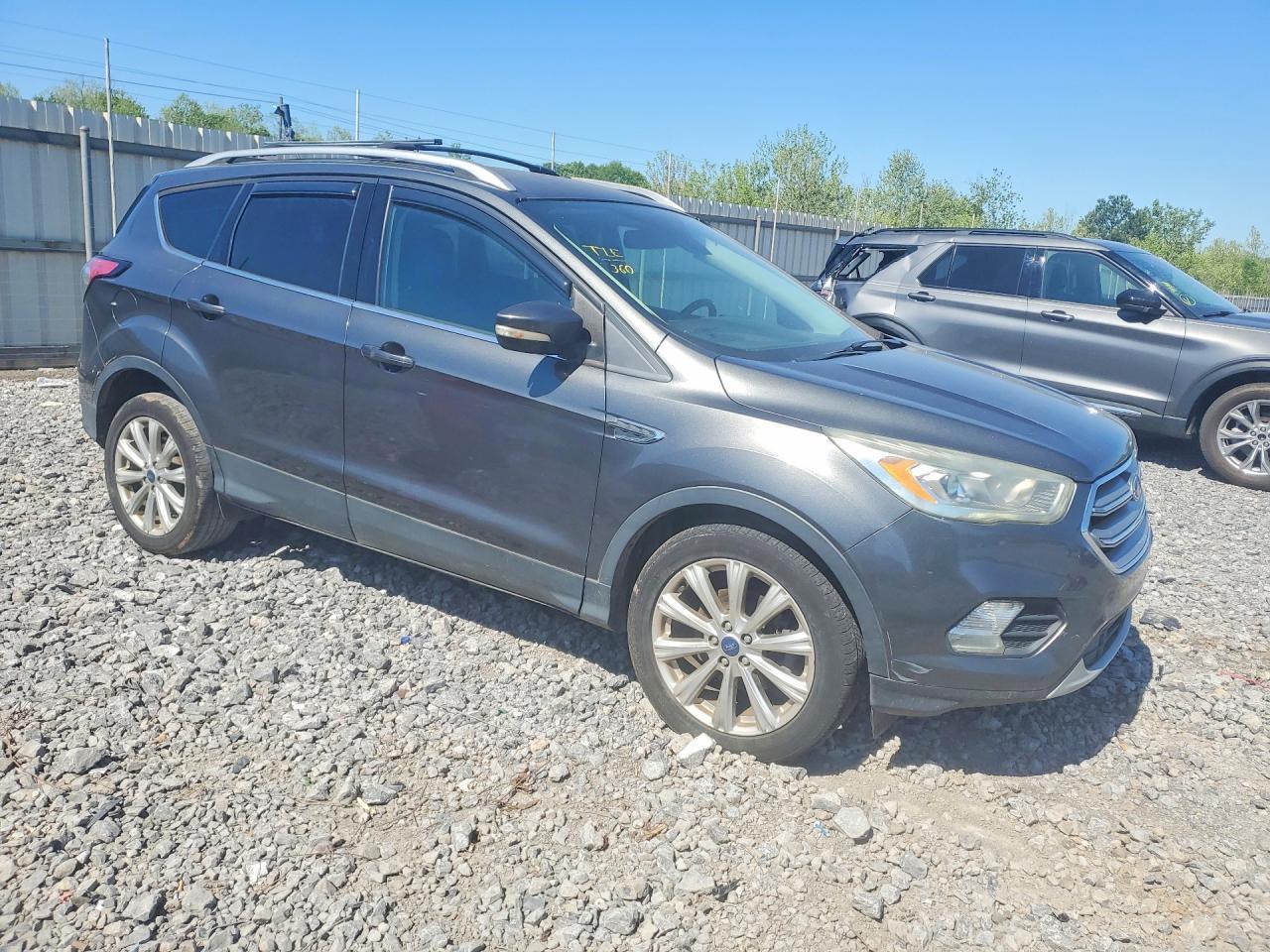 2017 Ford Escape Titanium - Image 4