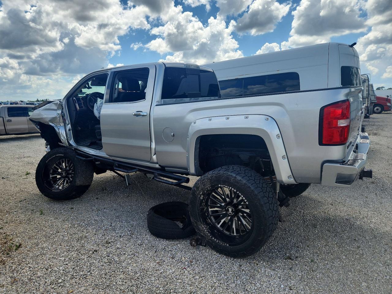 2018 GMC Sierra K2500 Denali - Фото 2