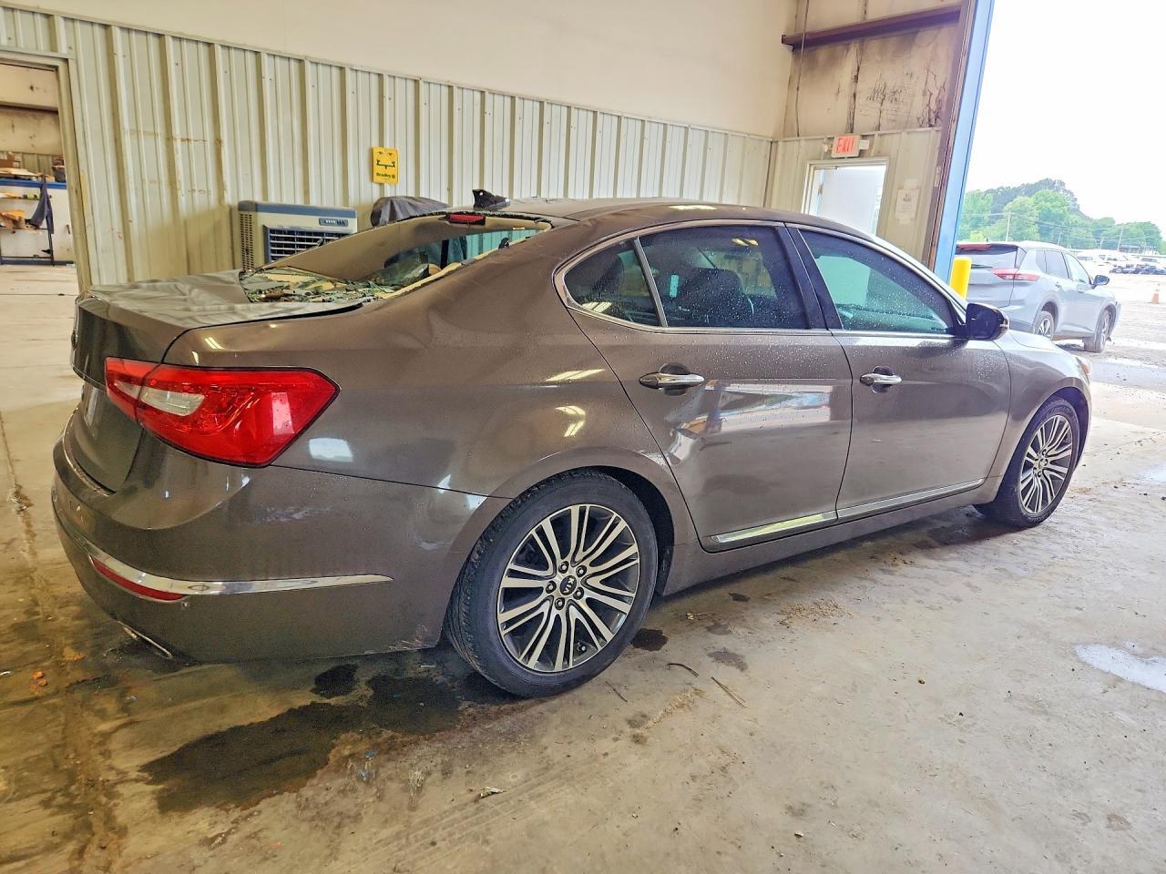 2015 Kia Cadenza Premium - Image 3
