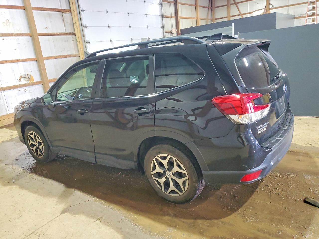 2021 Subaru Forester Premium - Image 2