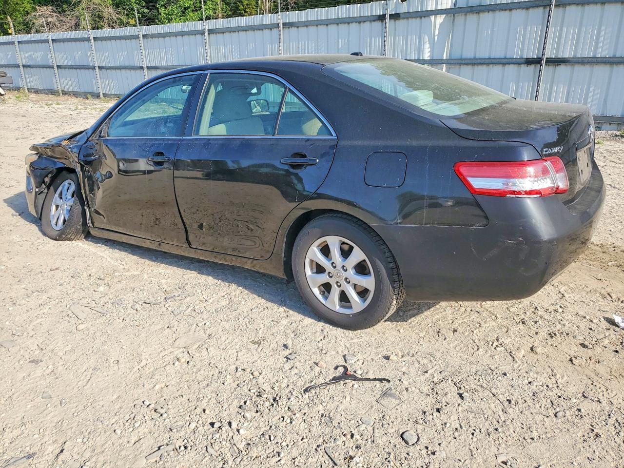 2010 Toyota Camry Le - Image 2