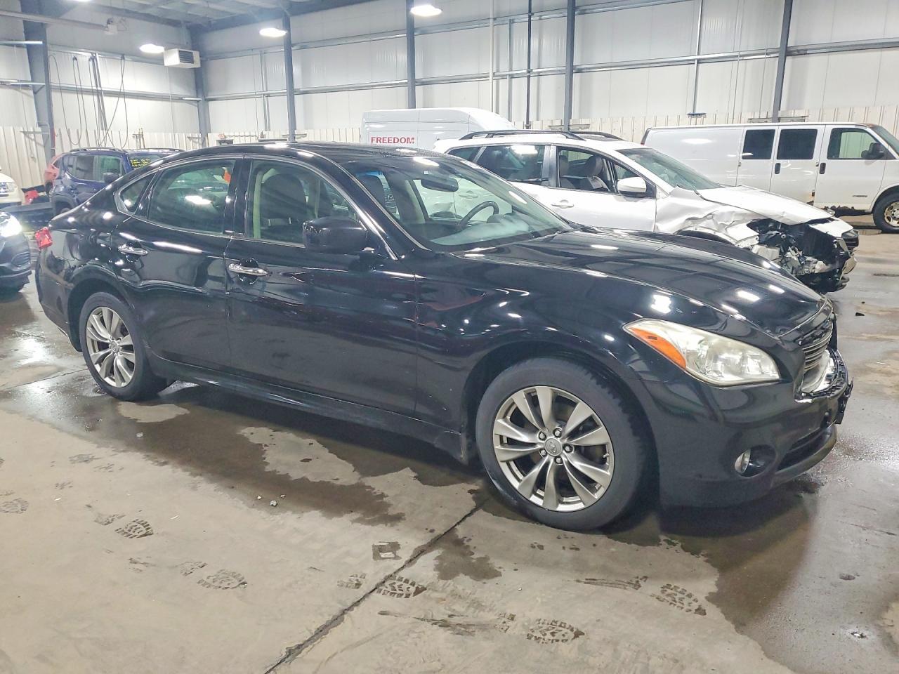 2013 Infiniti M37 X - Image 4