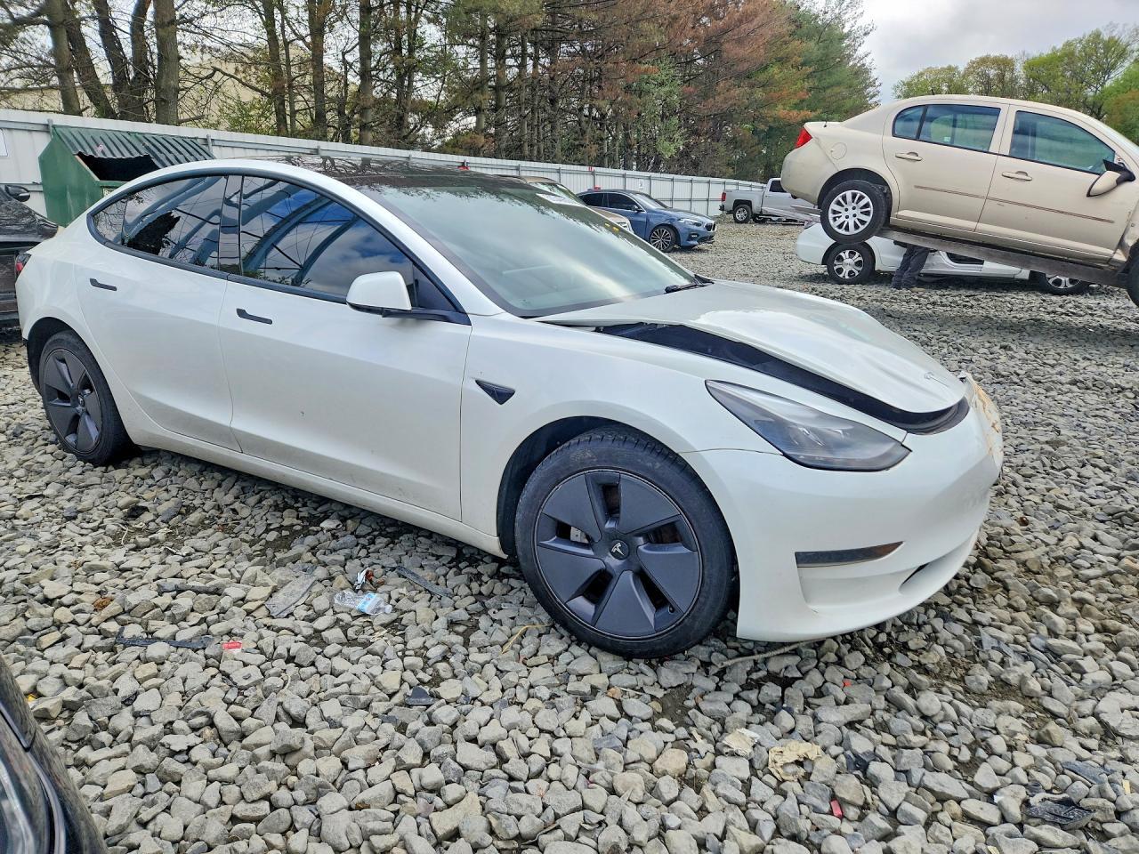 2023 Tesla Model 3 - Фото 4