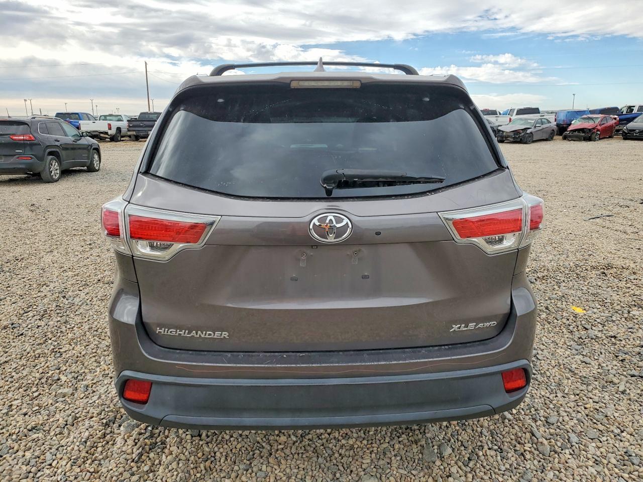 2015 Toyota Highlander Xle - Image 6