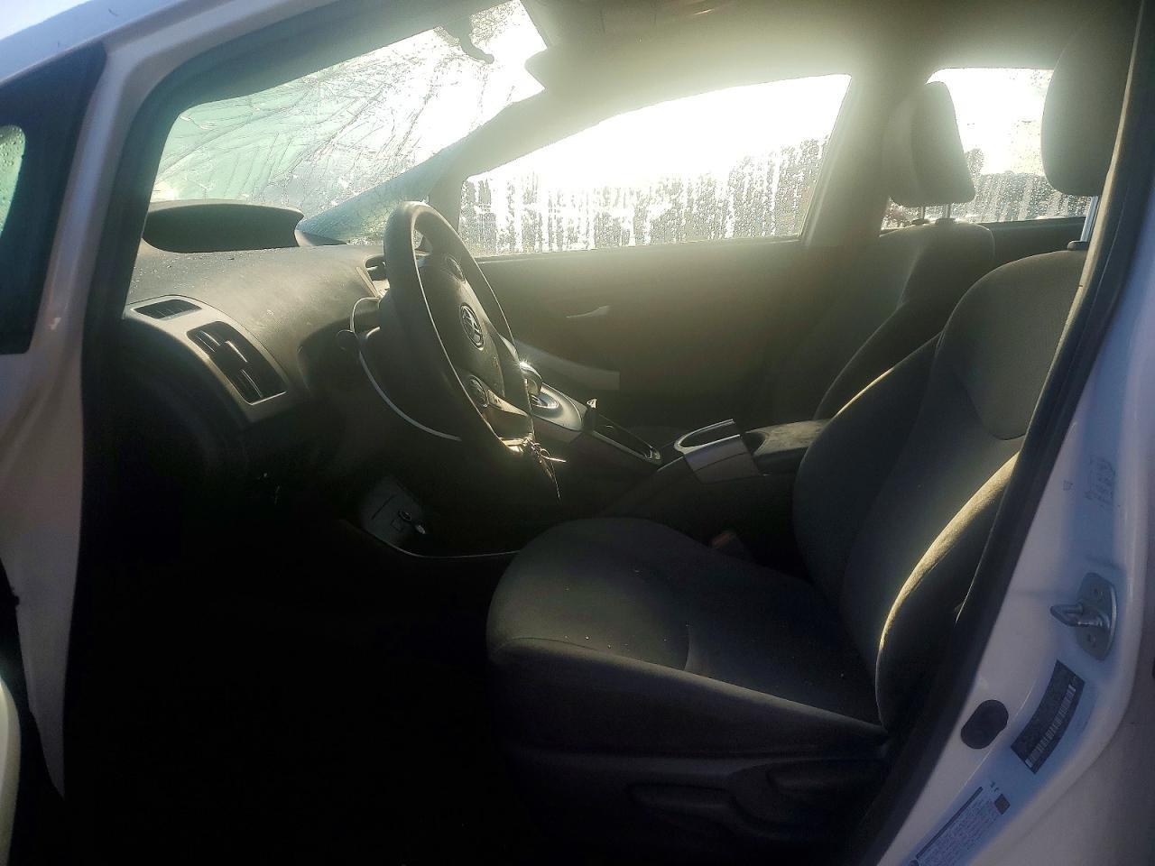 2014 Toyota Prius One - Image 7