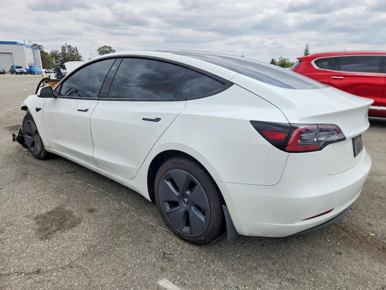 2023 Tesla Model 3 - Фото 2
