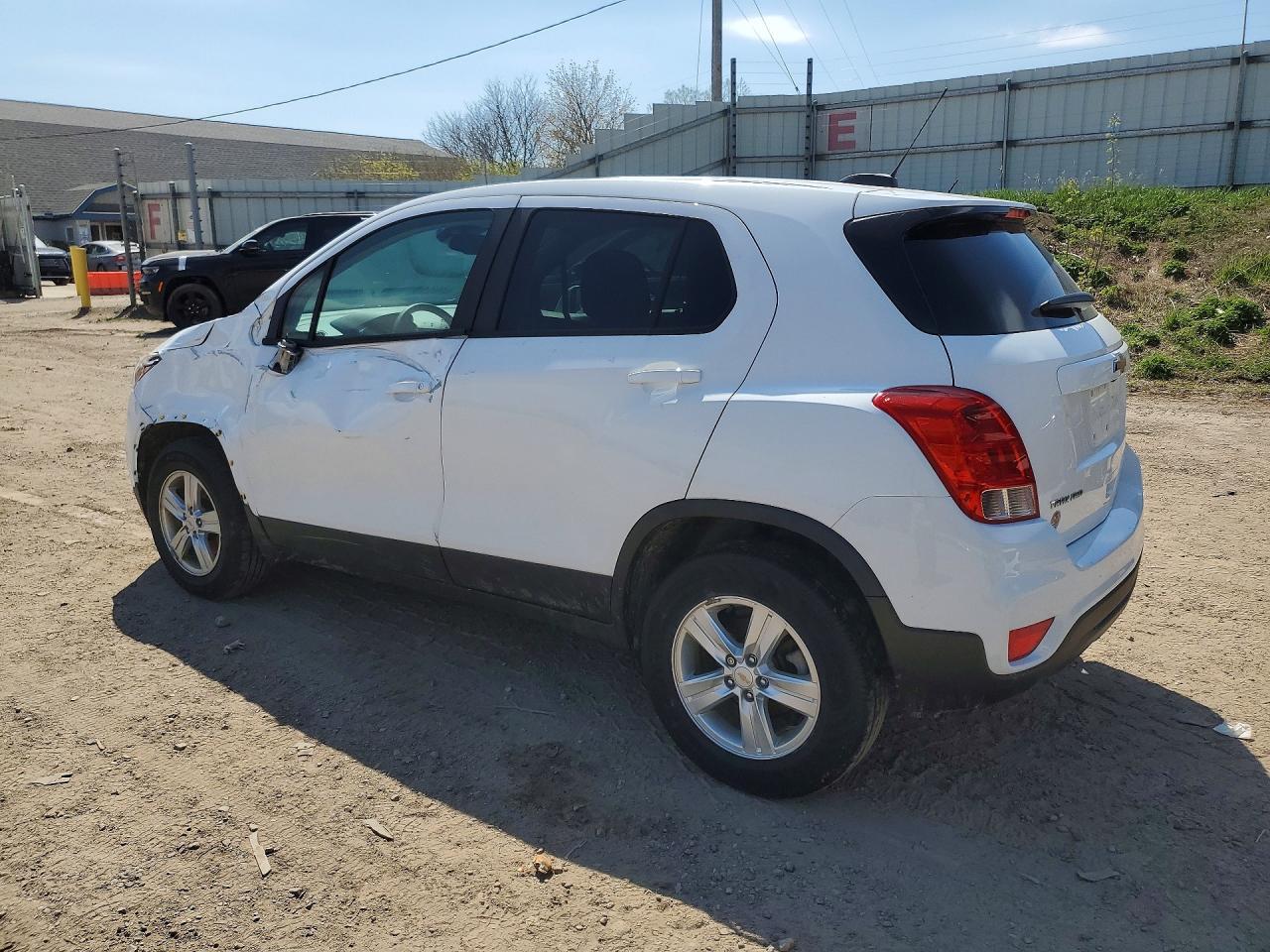 2020 Chevrolet Trax Ls - Image 2