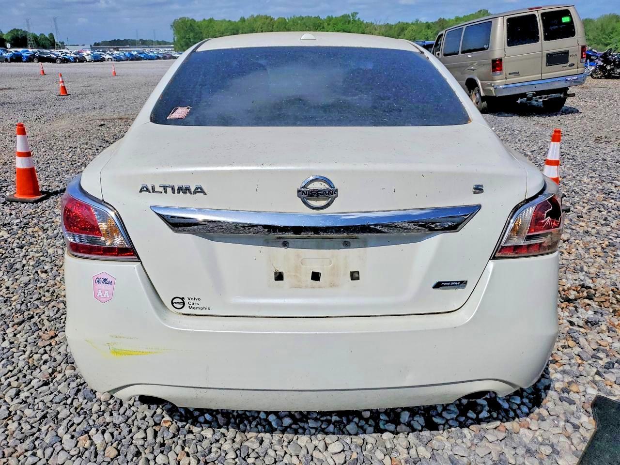2014 Nissan Altima - Фото 6
