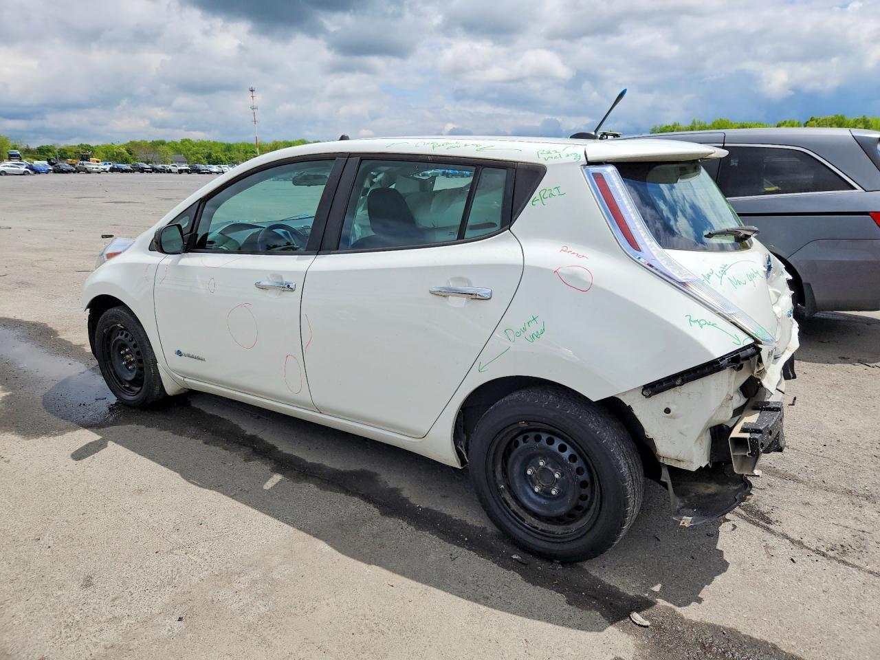 2014 Nissan Leaf S - Фото 2