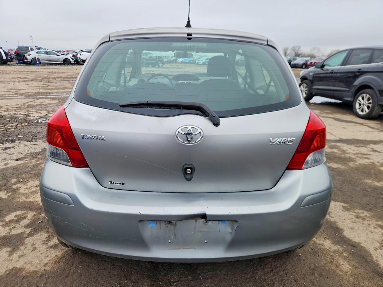 2010 Toyota Yaris Base - Фото 6