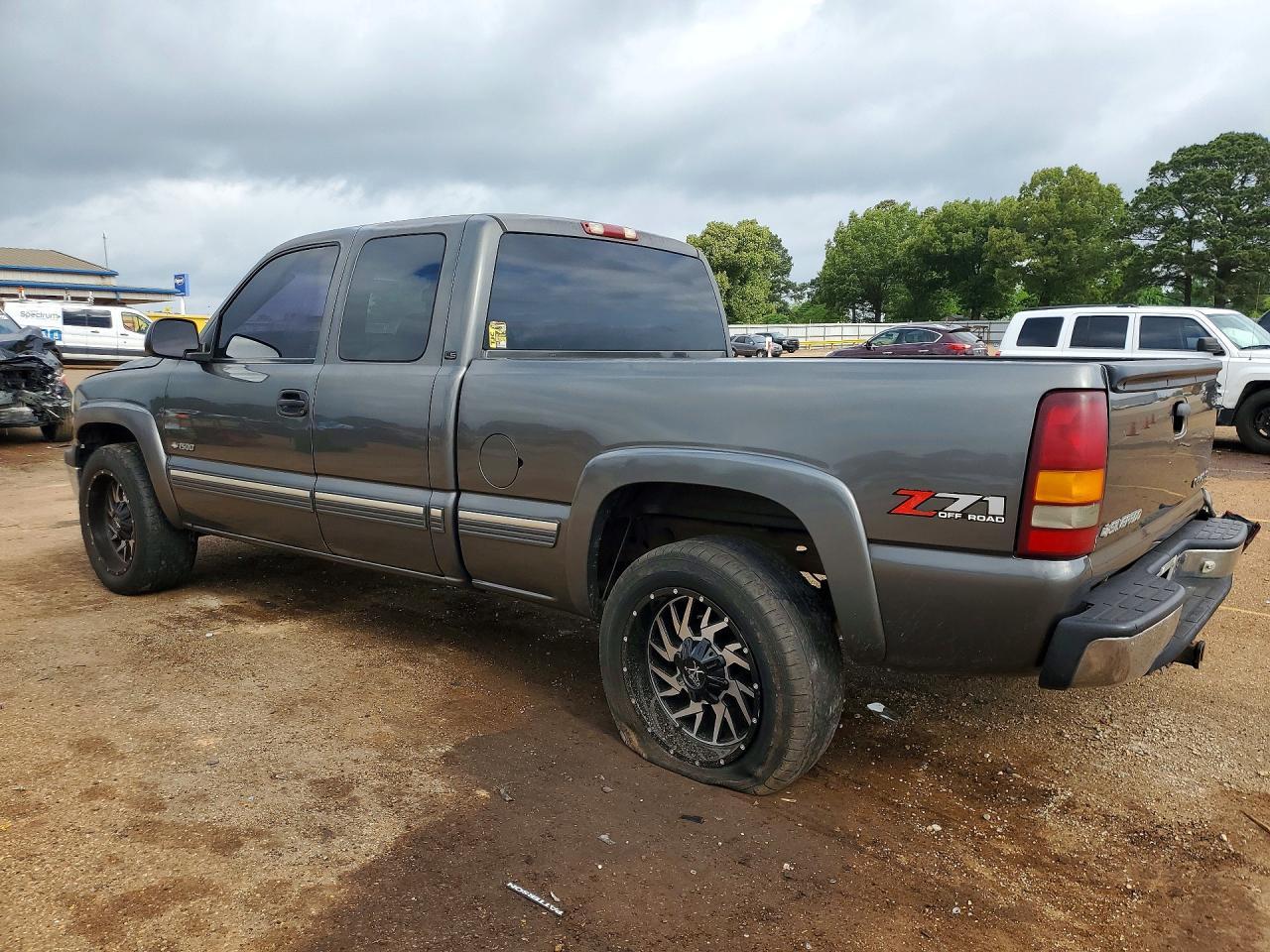 2000 Chevrolet Silverado C1500 - Фото 2