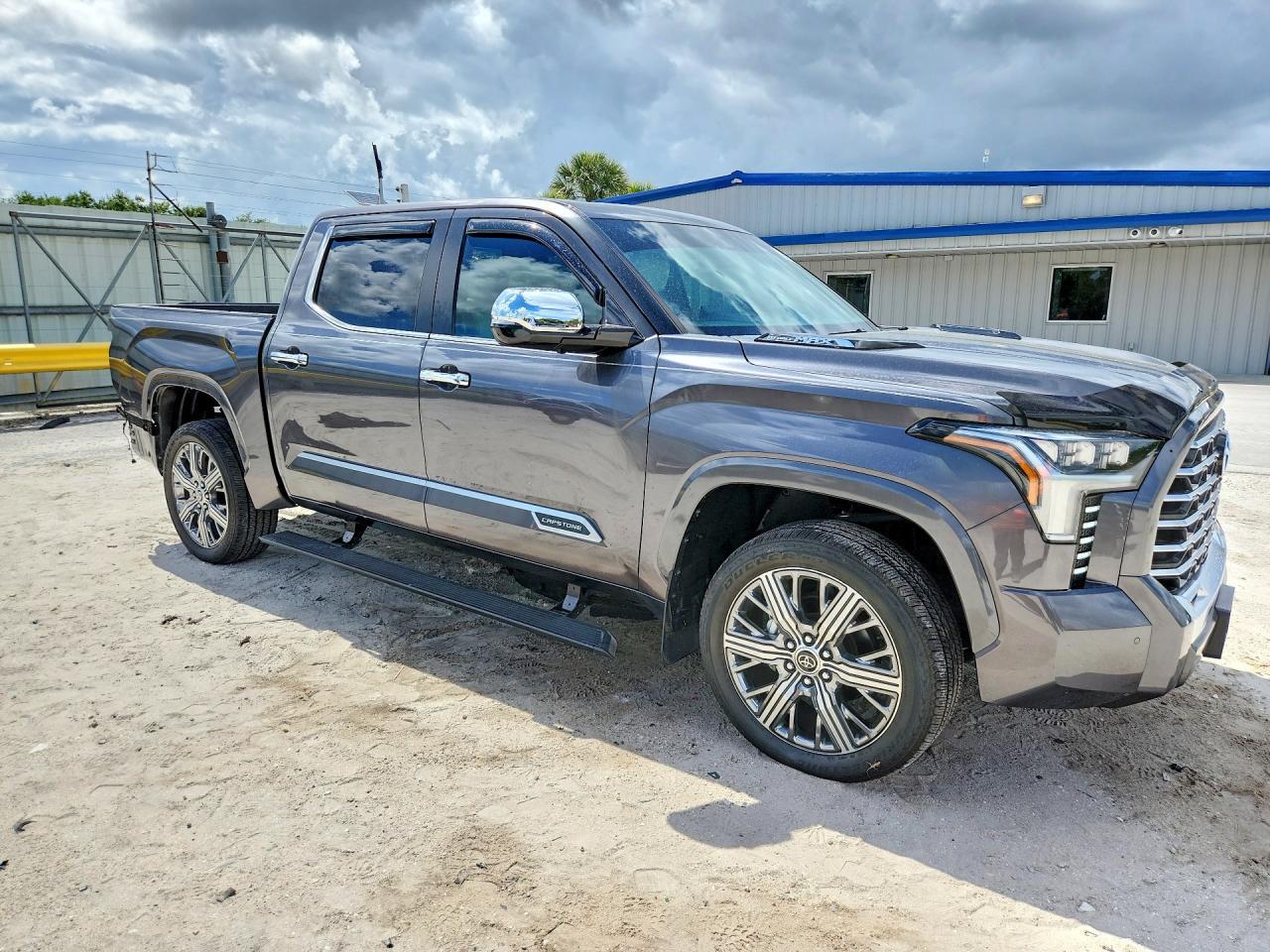 2024 Toyota Tundra Crewmax Capstone - Image 4