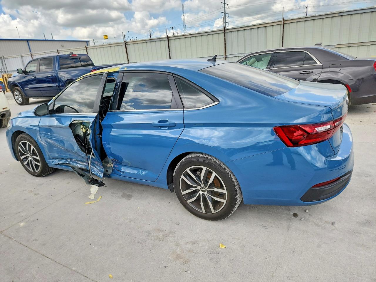 2025 Volkswagen Jetta Se - Фото 2