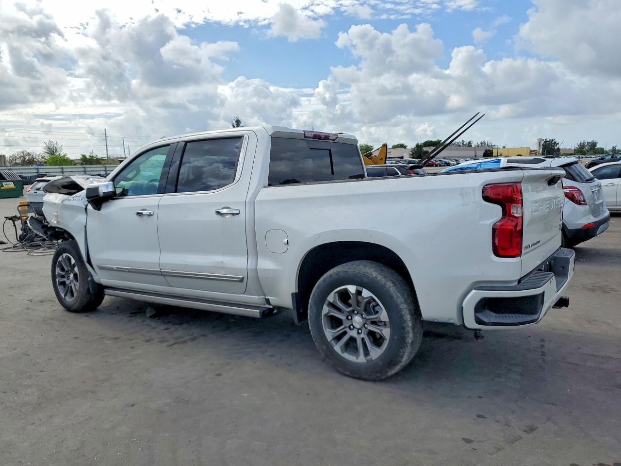 2023 Chevrolet Silverado K1500 High Country - Фото 2
