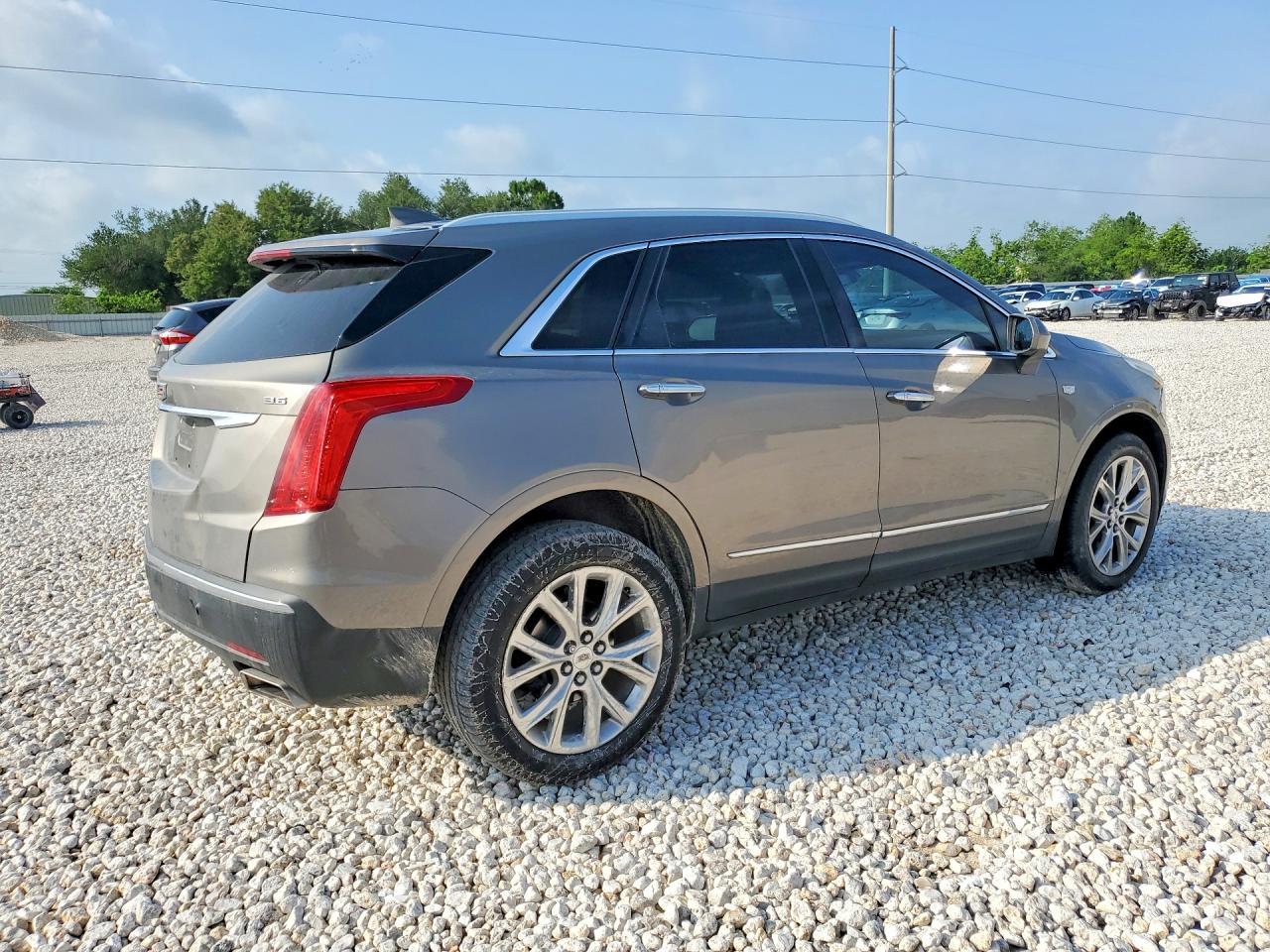 2018 Cadillac Xt5 Luxury - Image 3