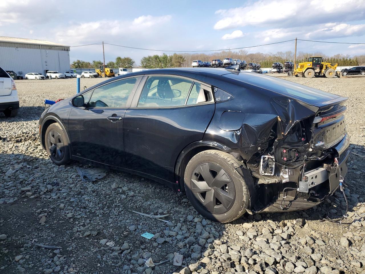 2025 Toyota Prius - Фото 2