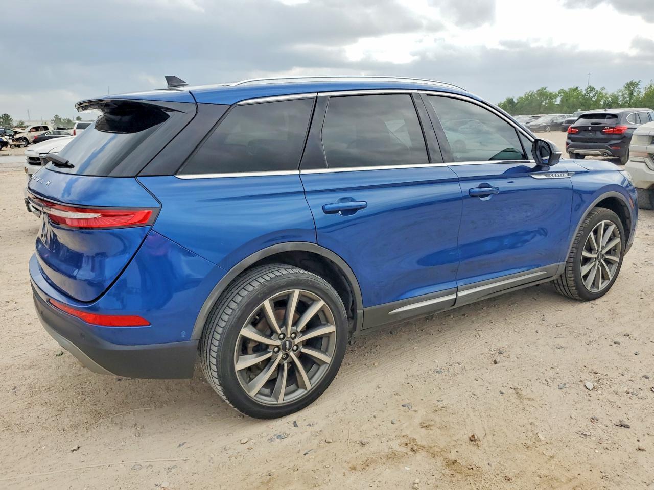 2020 Lincoln Corsair Reserve - Image 3