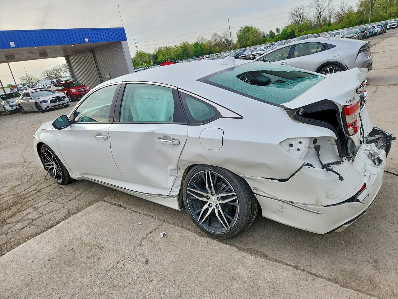 2021 Honda Accord Touring - Фото 2