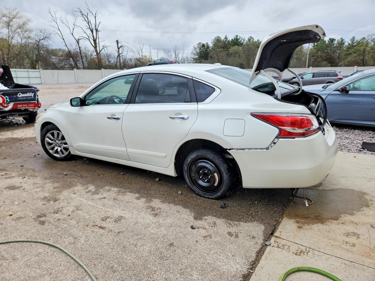 2015 Nissan Altima 2.5 S - Фото 2
