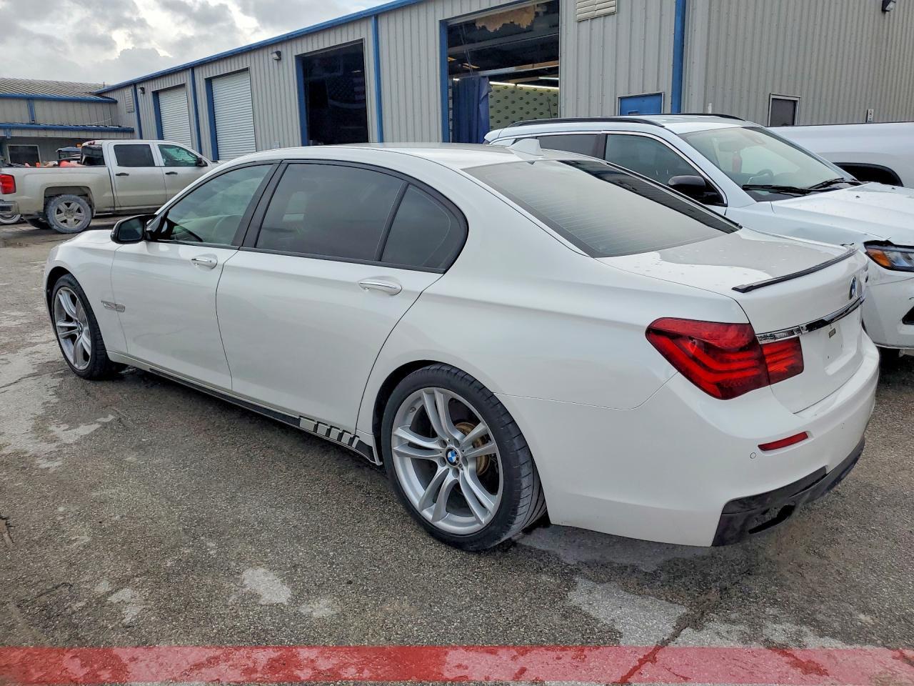 2013 BMW 750 Li - Image 2