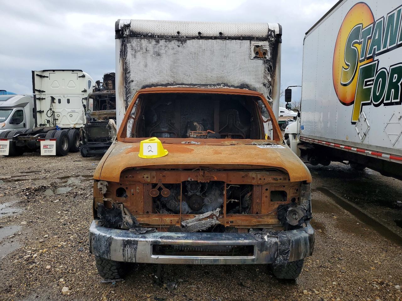 2014 Ford Econoline E350 Super Duty Cutaway Van - Фото 5