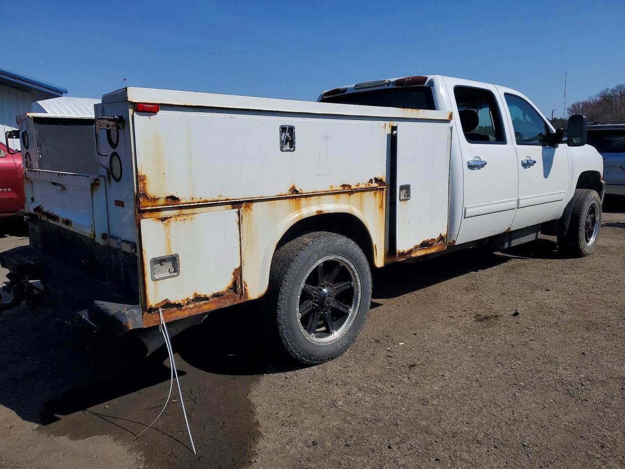 2011 Chevrolet Silverado K3500 Lt - Фото 3