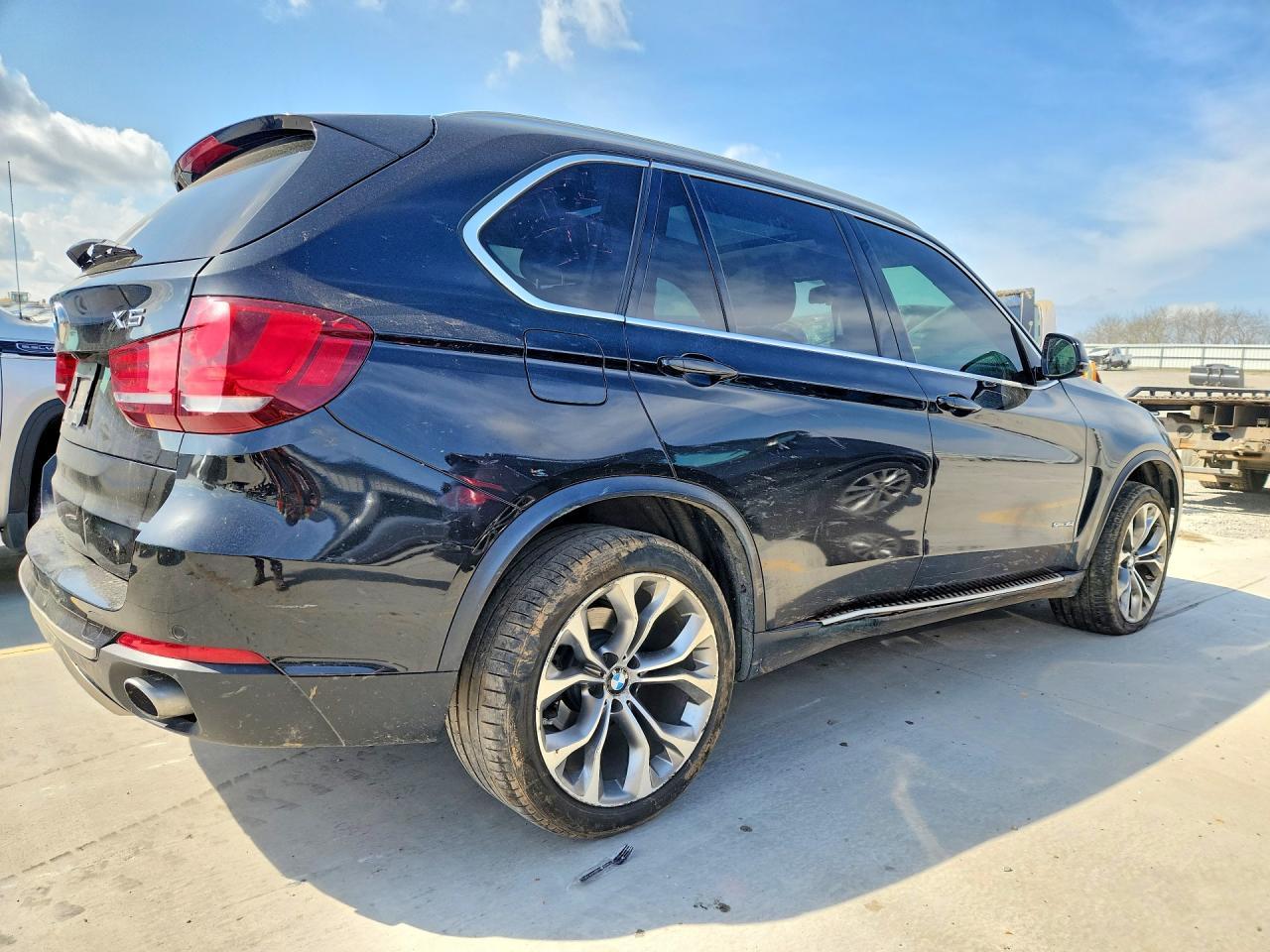 2015 BMW X5 xDrive35I - Фото 3