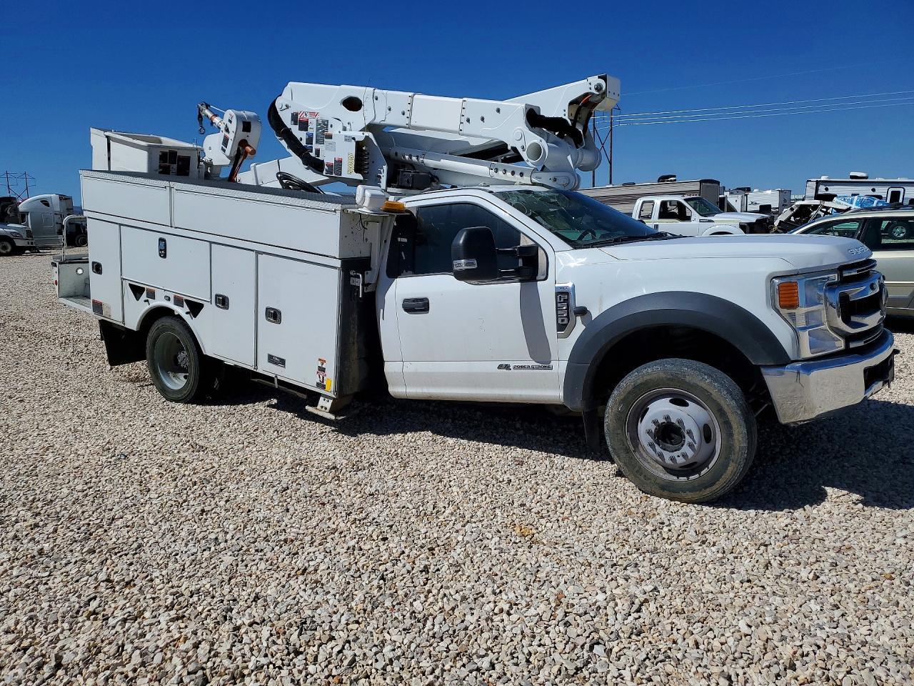 2020 Ford F550 Super Duty Bucket Truck - Фото 4