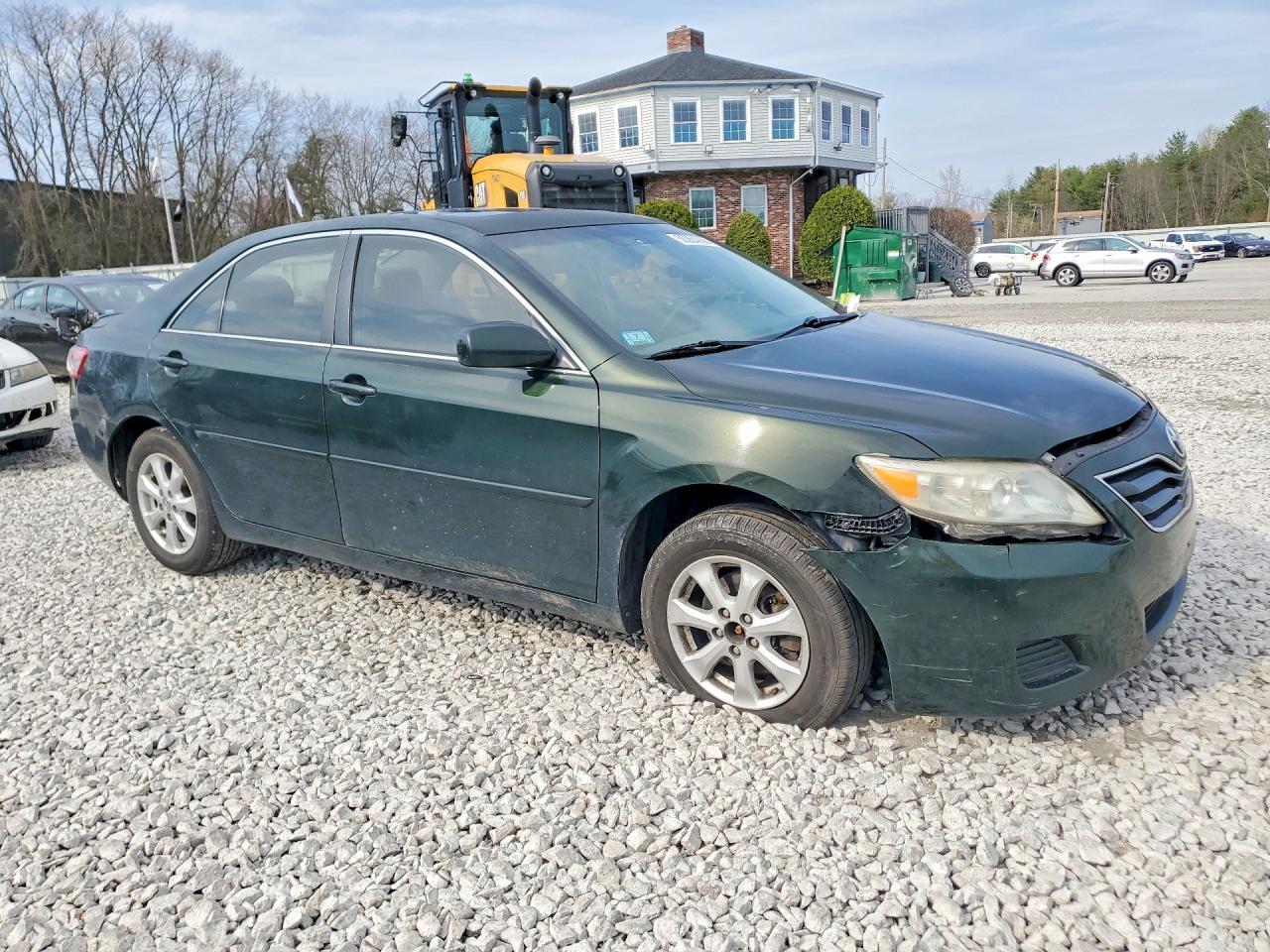 2011 Toyota Camry Le - Фото 4