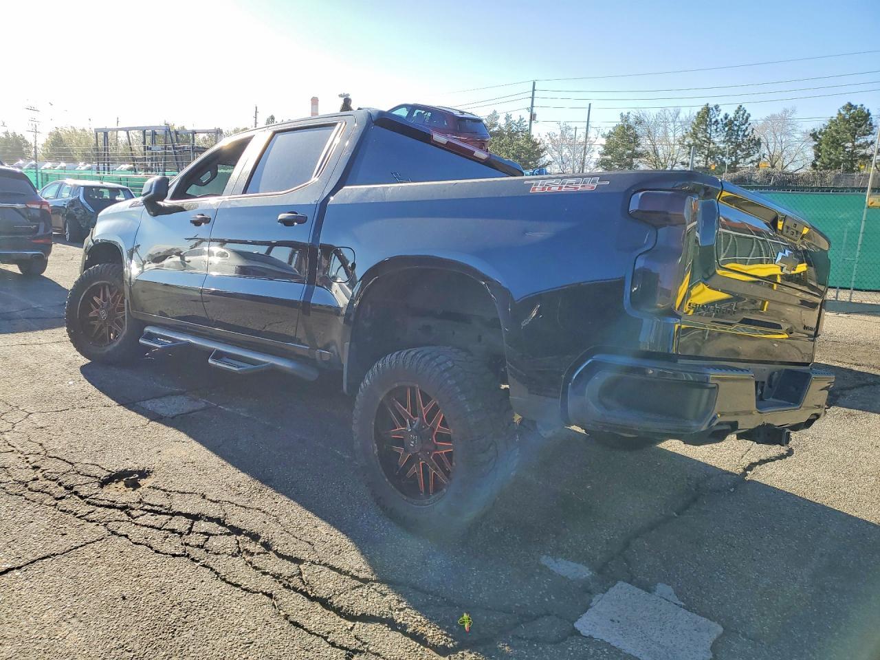 2021 Chevrolet Silverado K1500 Trail Boss Custom - Фото 2