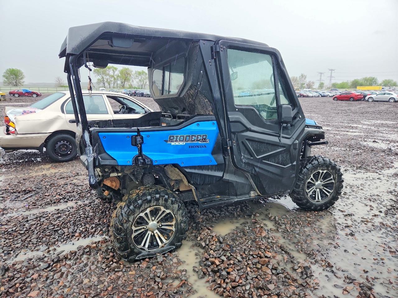 2017 Honda Pioneer 1000 Utility Vehicle - Image 4