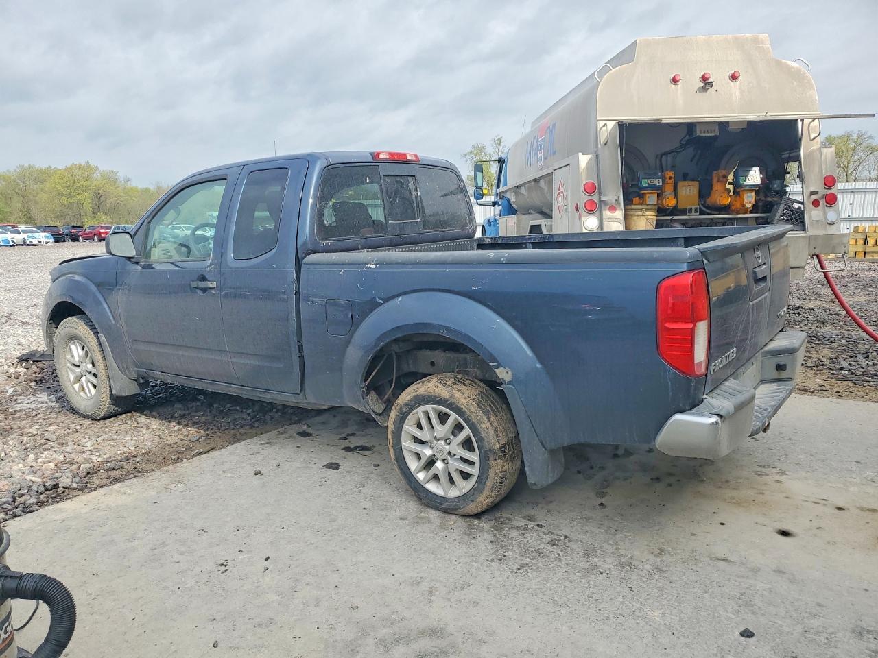 2015 Nissan Frontier Sv V6 - Фото 2