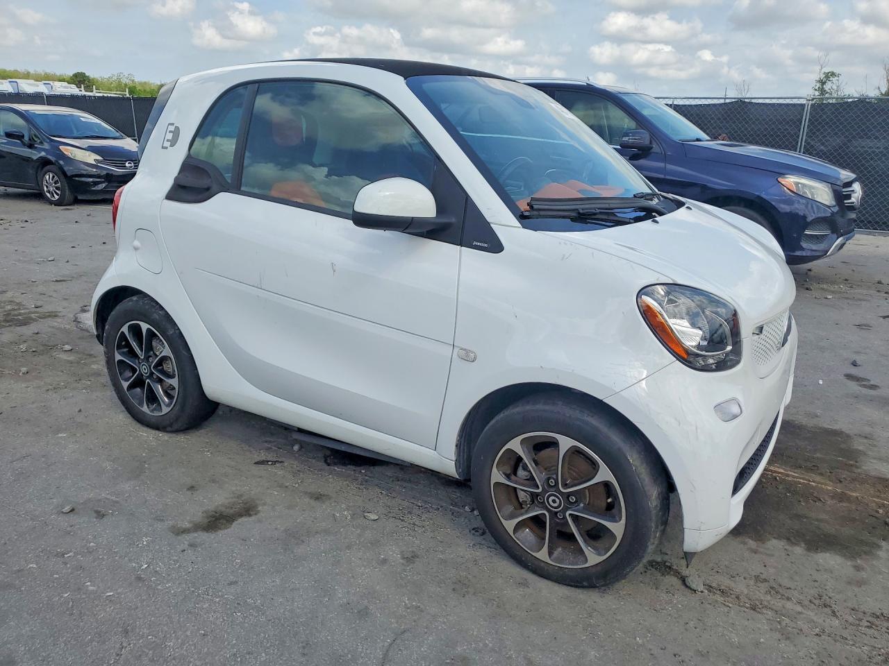 2017 Smart Fortwo - Фото 4