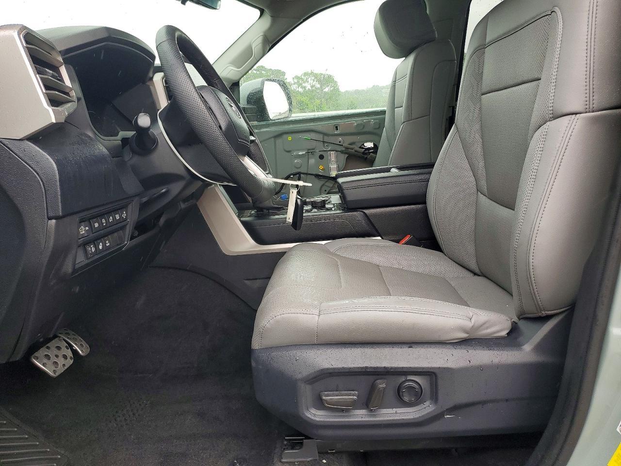 2024 Toyota Tundra Sr5 - Image 7