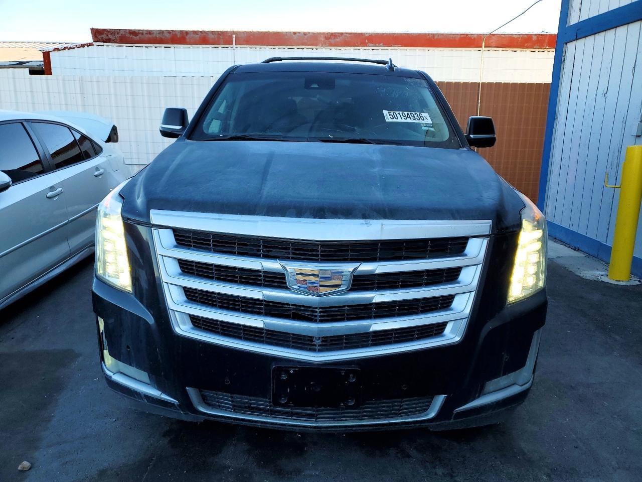 2016 Cadillac Escalade Luxury - Image 5