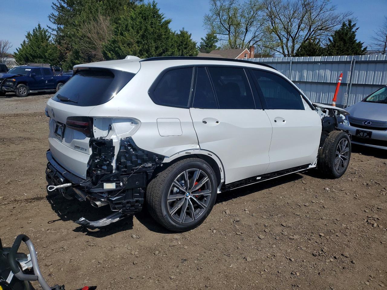 2026 BMW X5 xDrive50E - Image 3