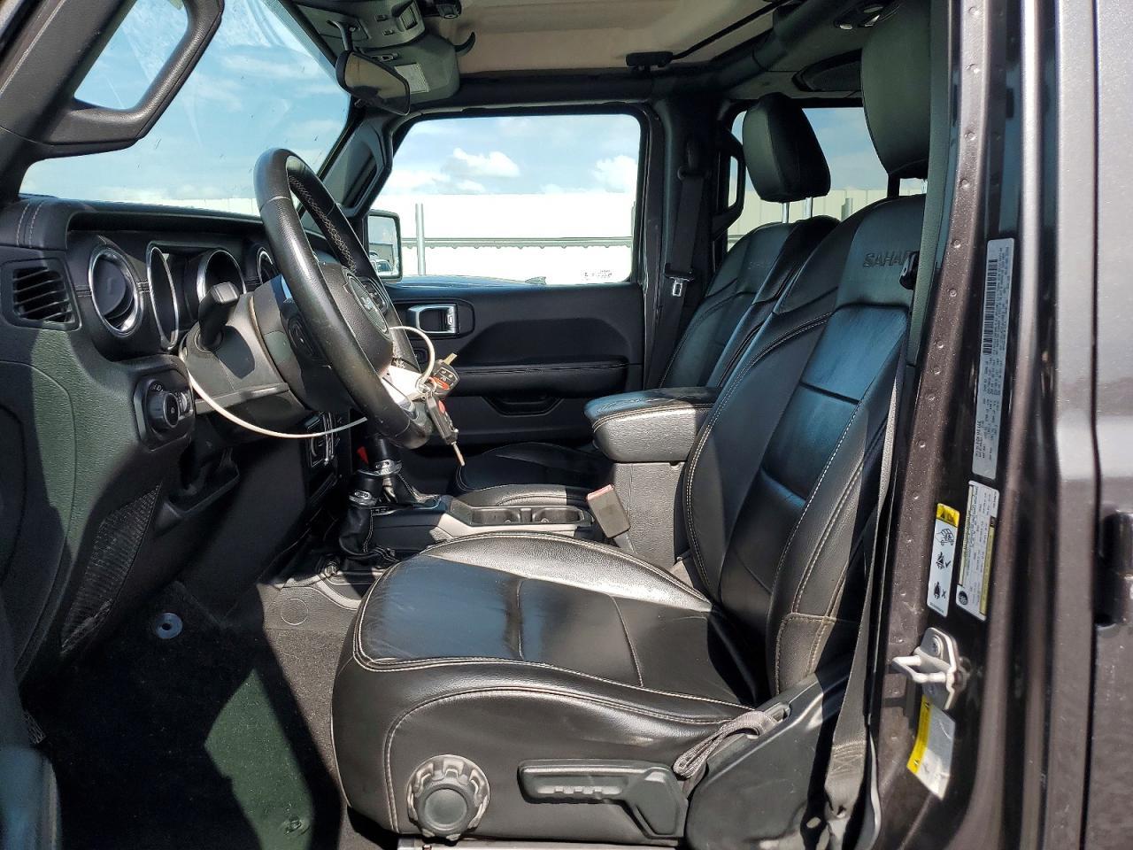 2018 Jeep Wrangler Unlimited Sahara - Image 7