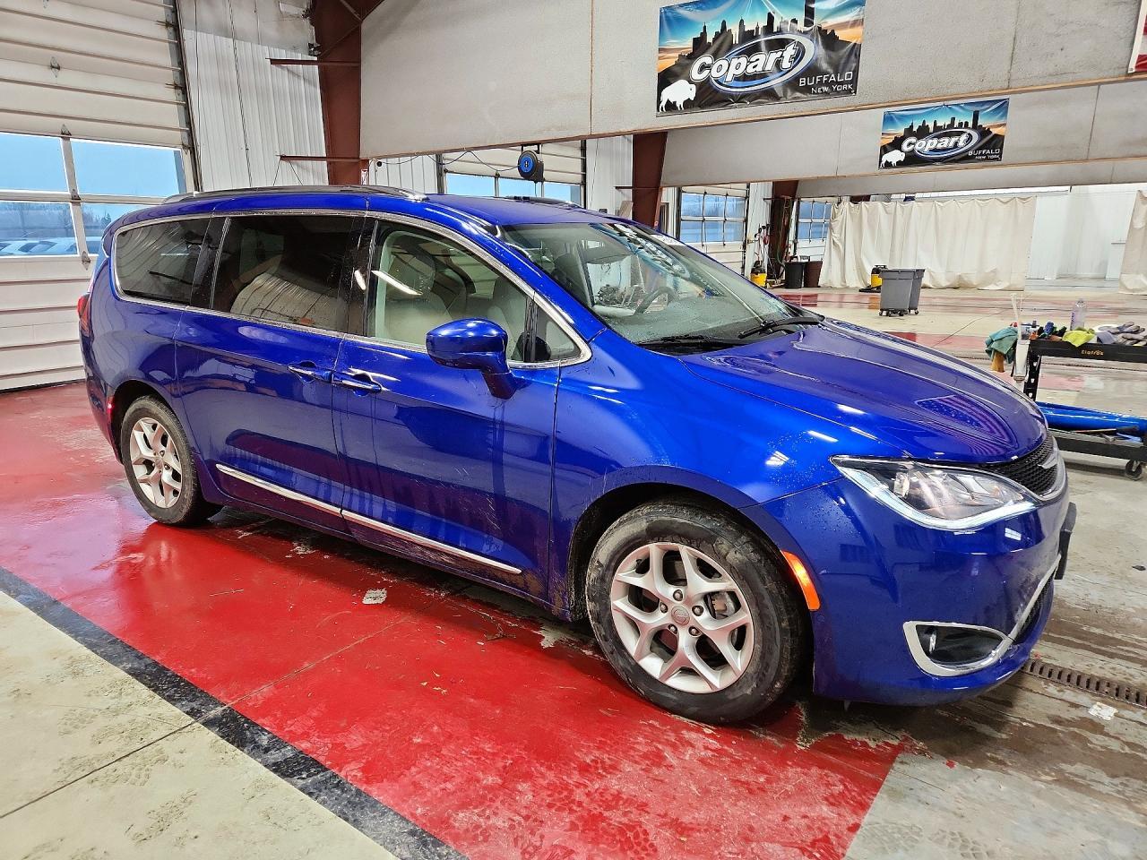 2020 Chrysler Pacifica Touring L - Image 4