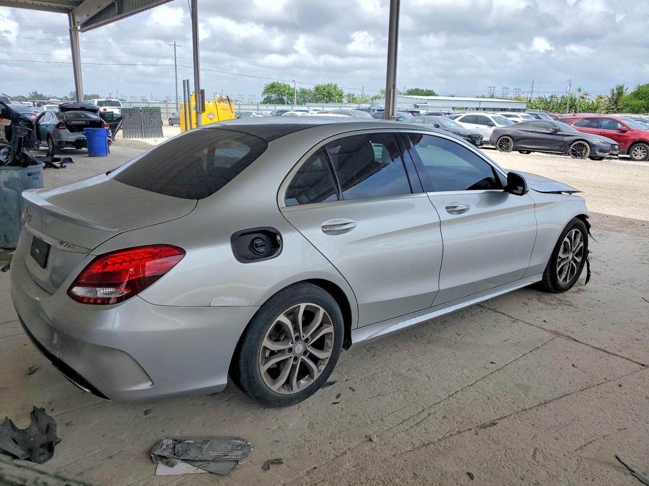 2017 Mercedes-Benz C 300 - Image 3