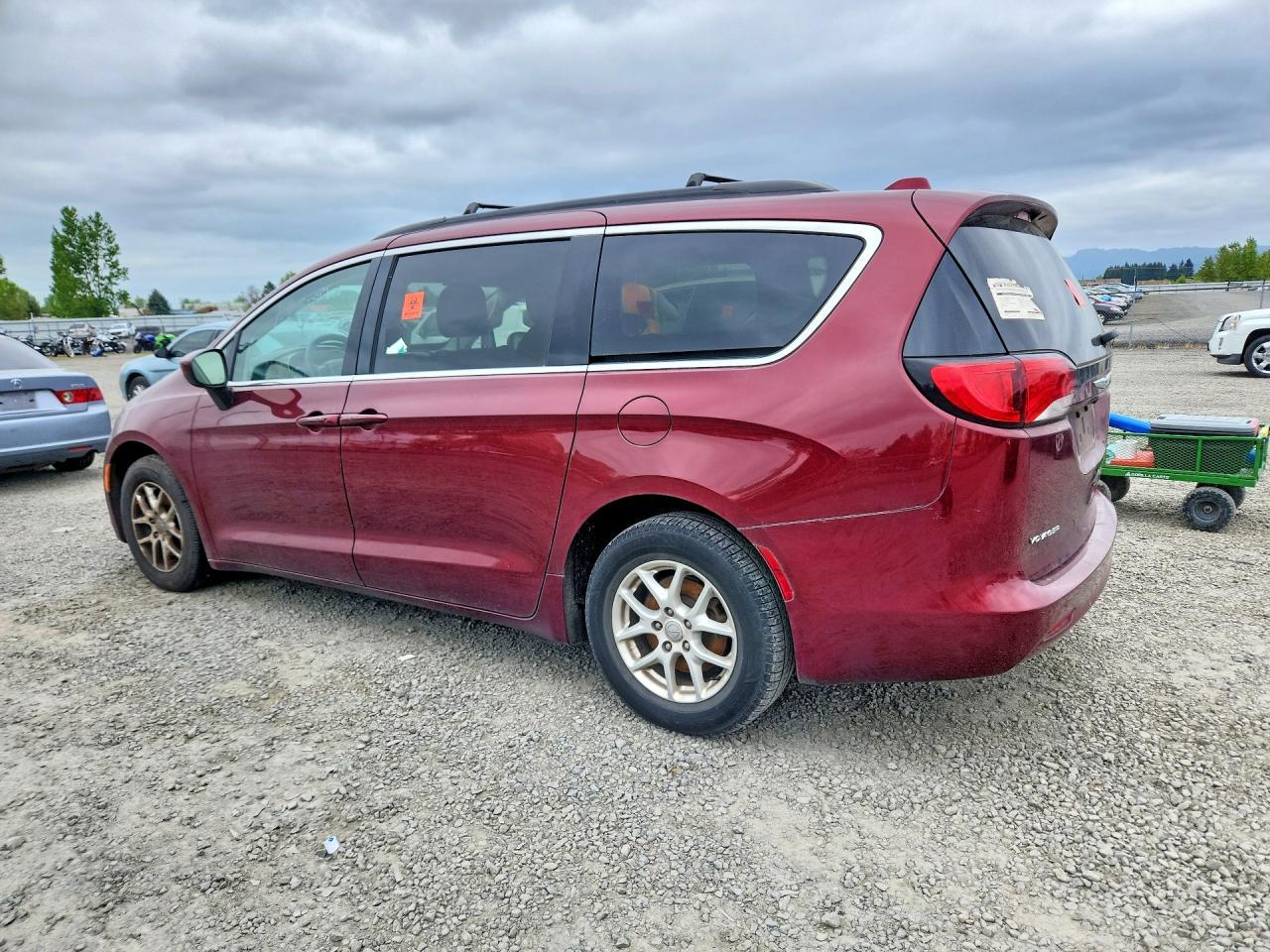 2020 Chrysler Voyager Lxi - Фото 2