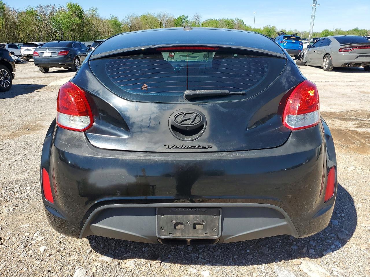 2015 Hyundai Veloster Base - Image 6