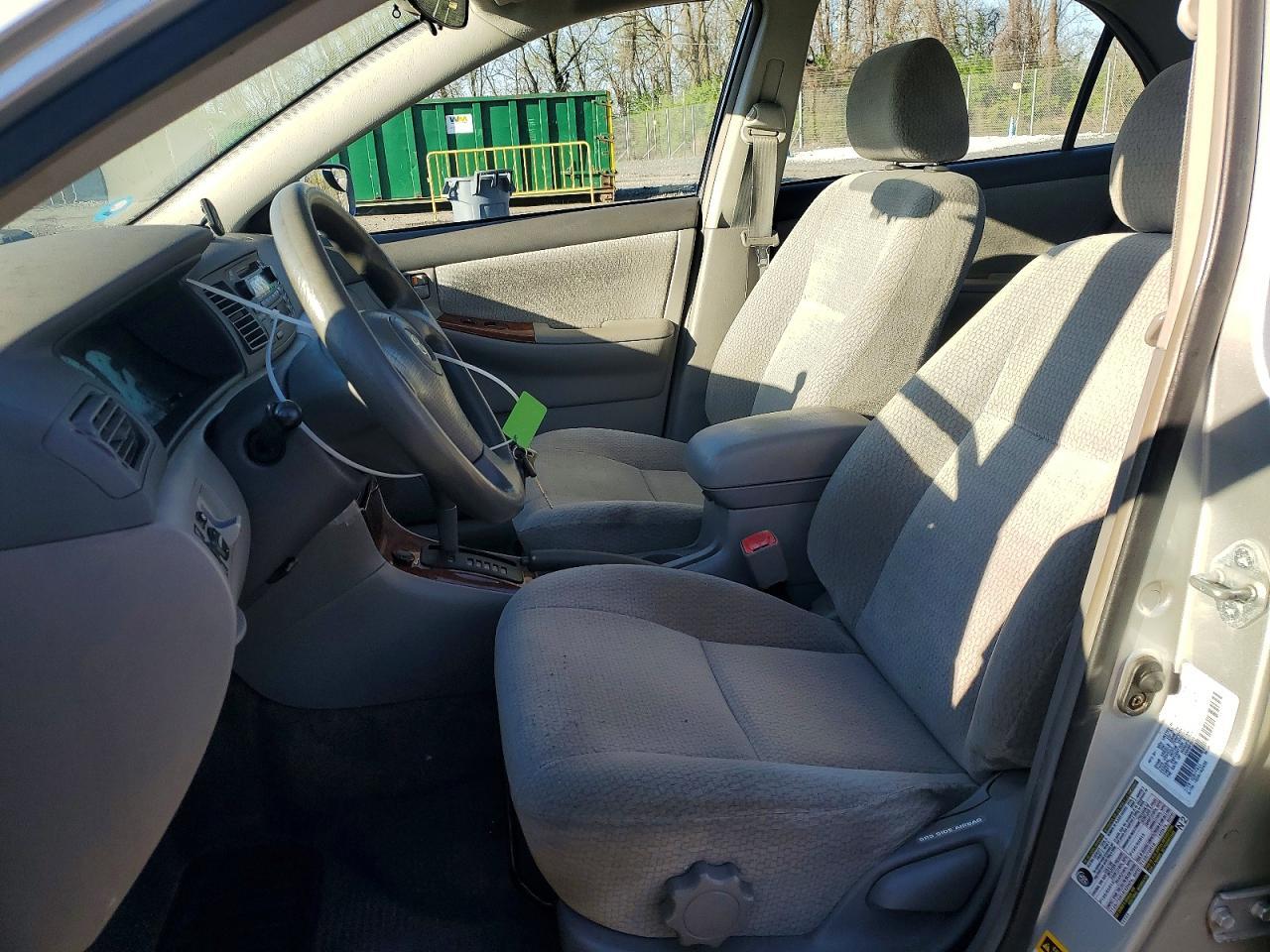2004 Toyota Corolla Le - Image 7